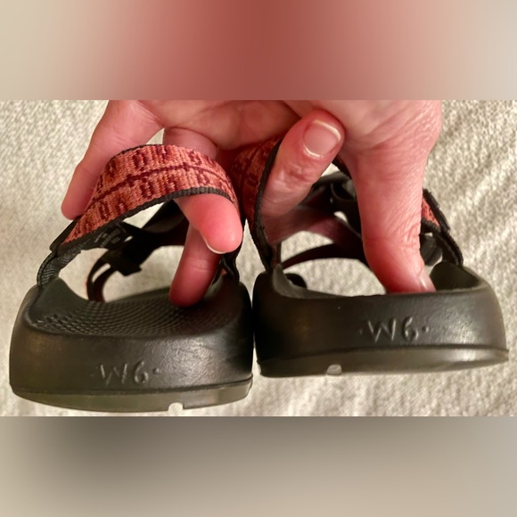 CHACO Women's Hiking Sandals Red/Black Size 6 - Picture 9 of 13